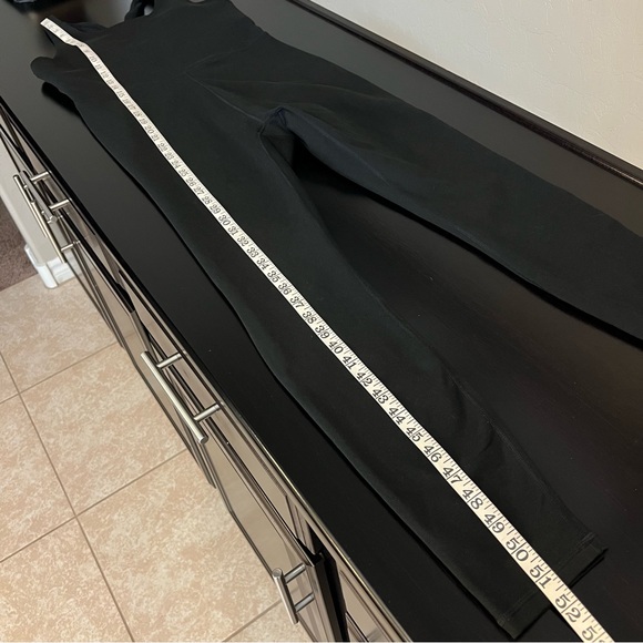 Fabletics Define PowerHold® Jumpsuit in black, size M - Picture 13 of 16